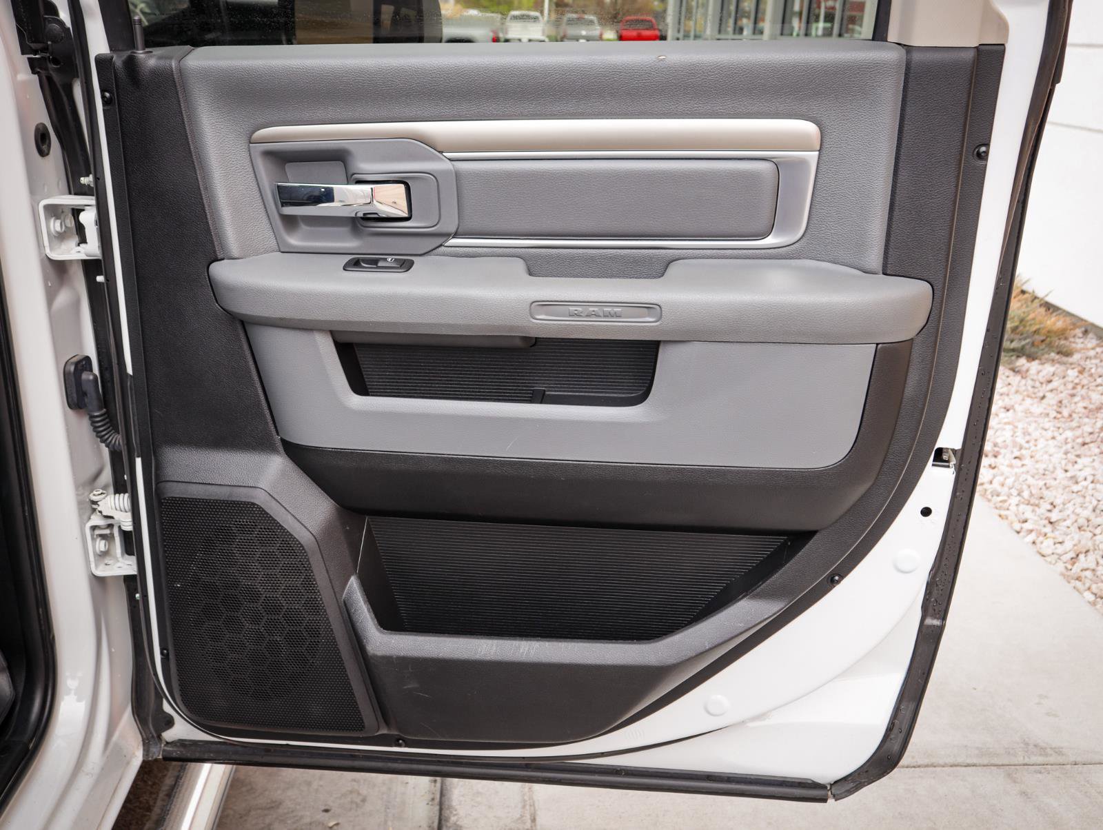 Used 2017 RAM 2500 SLT w/ Luxury Group image 29