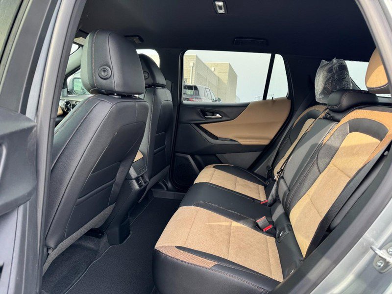 New 2026 Chevrolet Equinox ACTIV w/ Convenience Package III FWD image 7