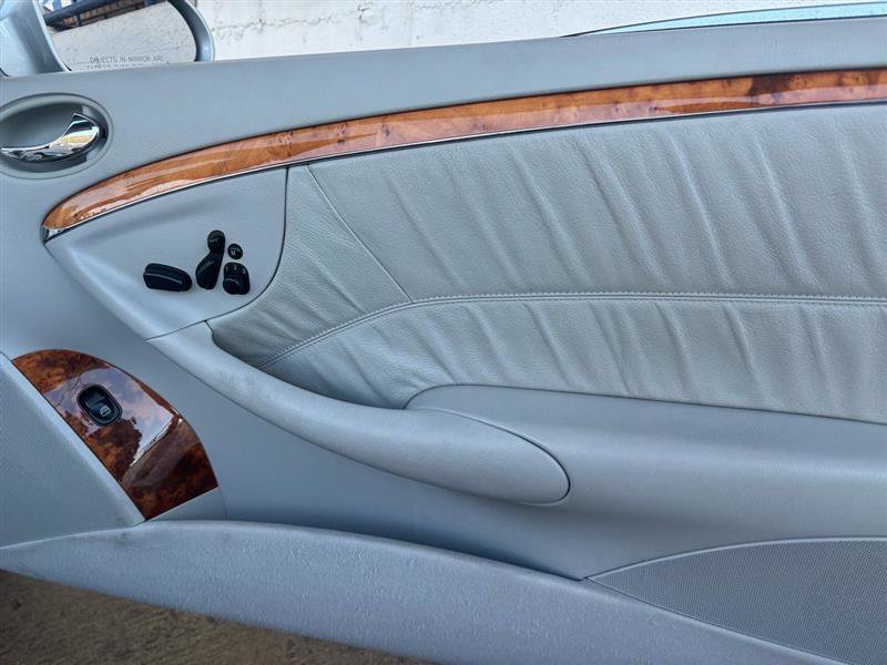 Used 2005 Mercedes-Benz CLK 500 Cabriolet image 18