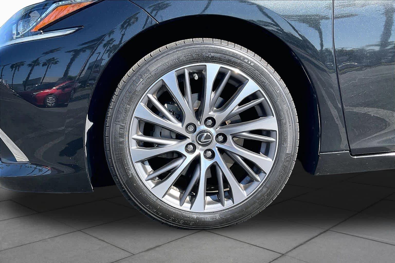 Used 2021 Lexus ES 350 w/ Premium Package FWD image 10