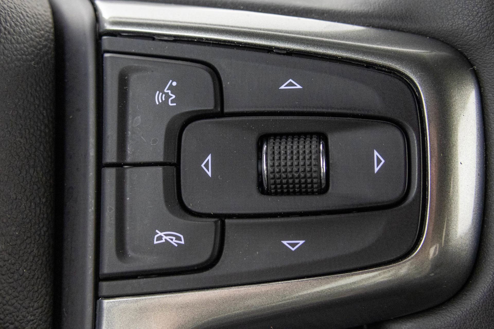 Used 2023 Chevrolet Silverado 1500 LT image 30