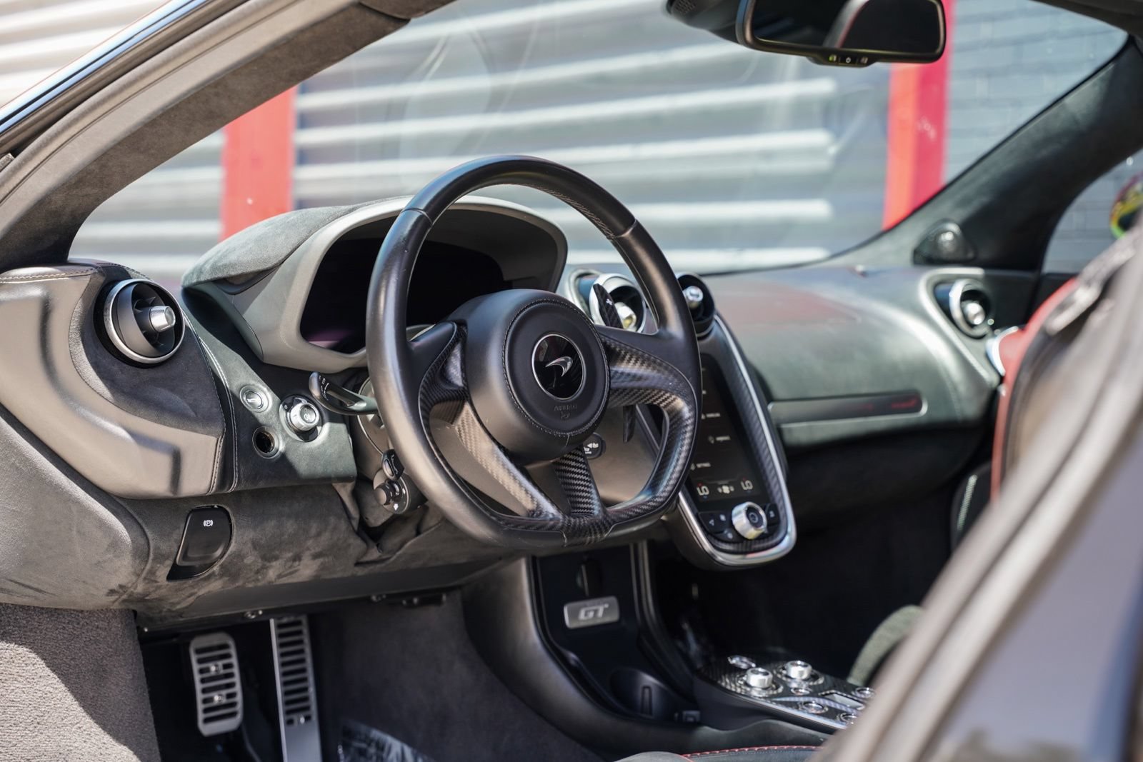 Used 2020 McLaren GT RWD image 20