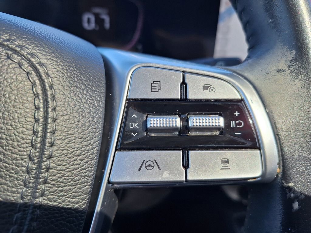 Used 2023 Kia Telluride EX w/ EX Captain's Chair Package image 14