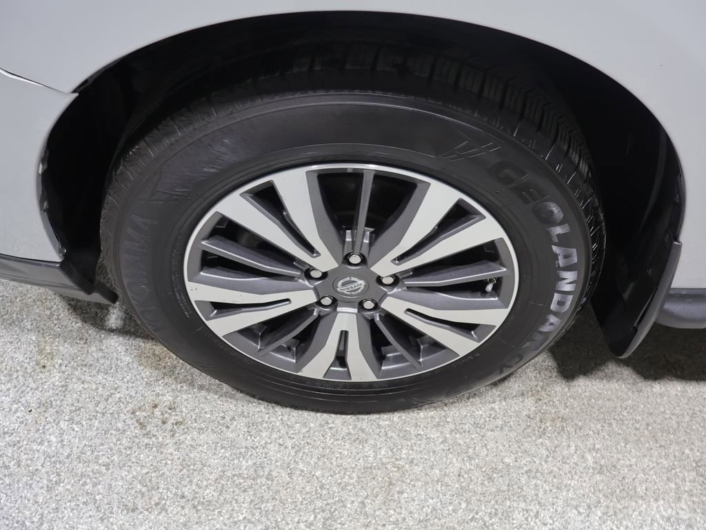 Used 2017 Nissan Pathfinder SL AWD/4WD image 9