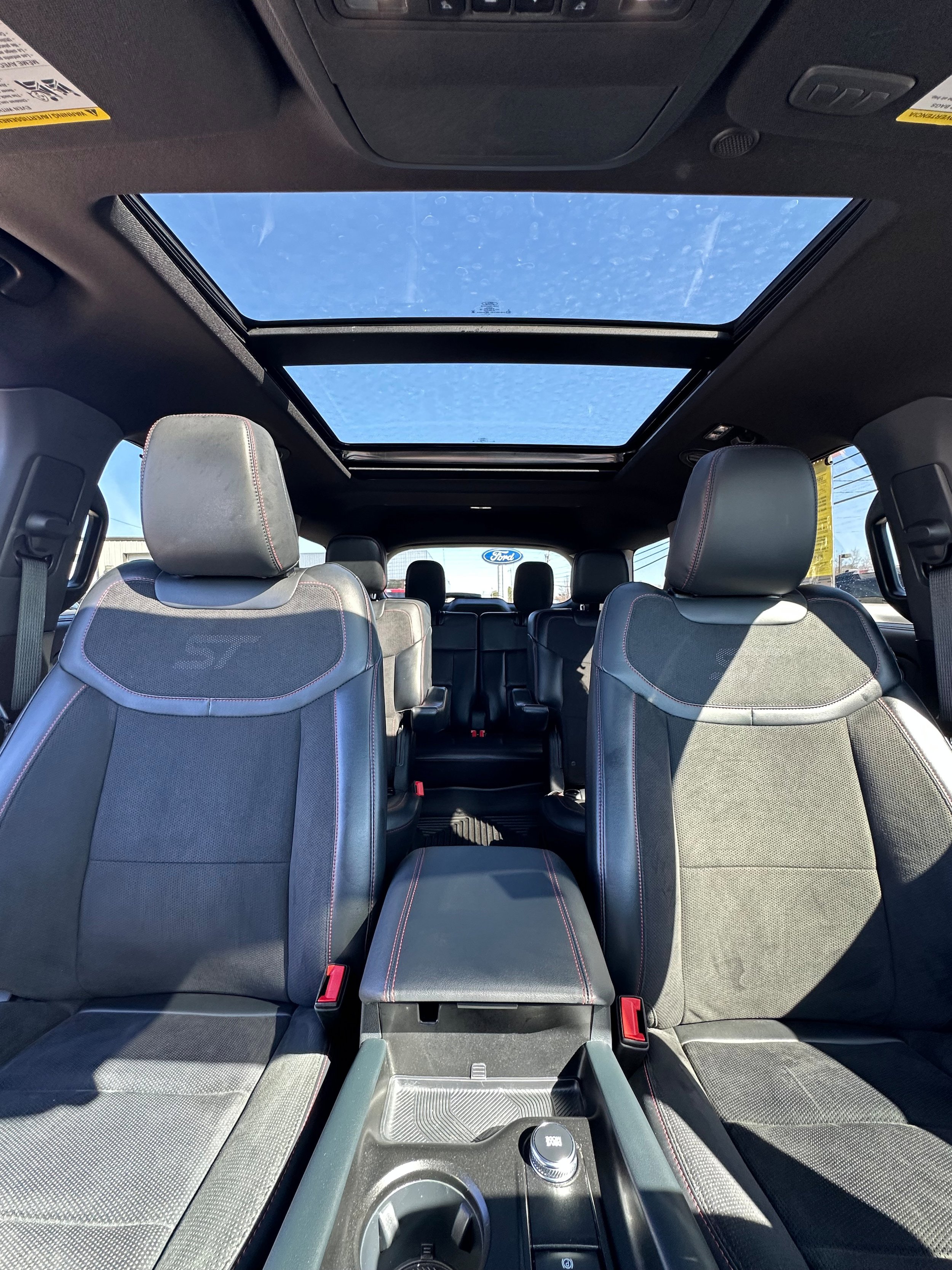 Used 2025 Ford Explorer ST AWD/4WD image 13