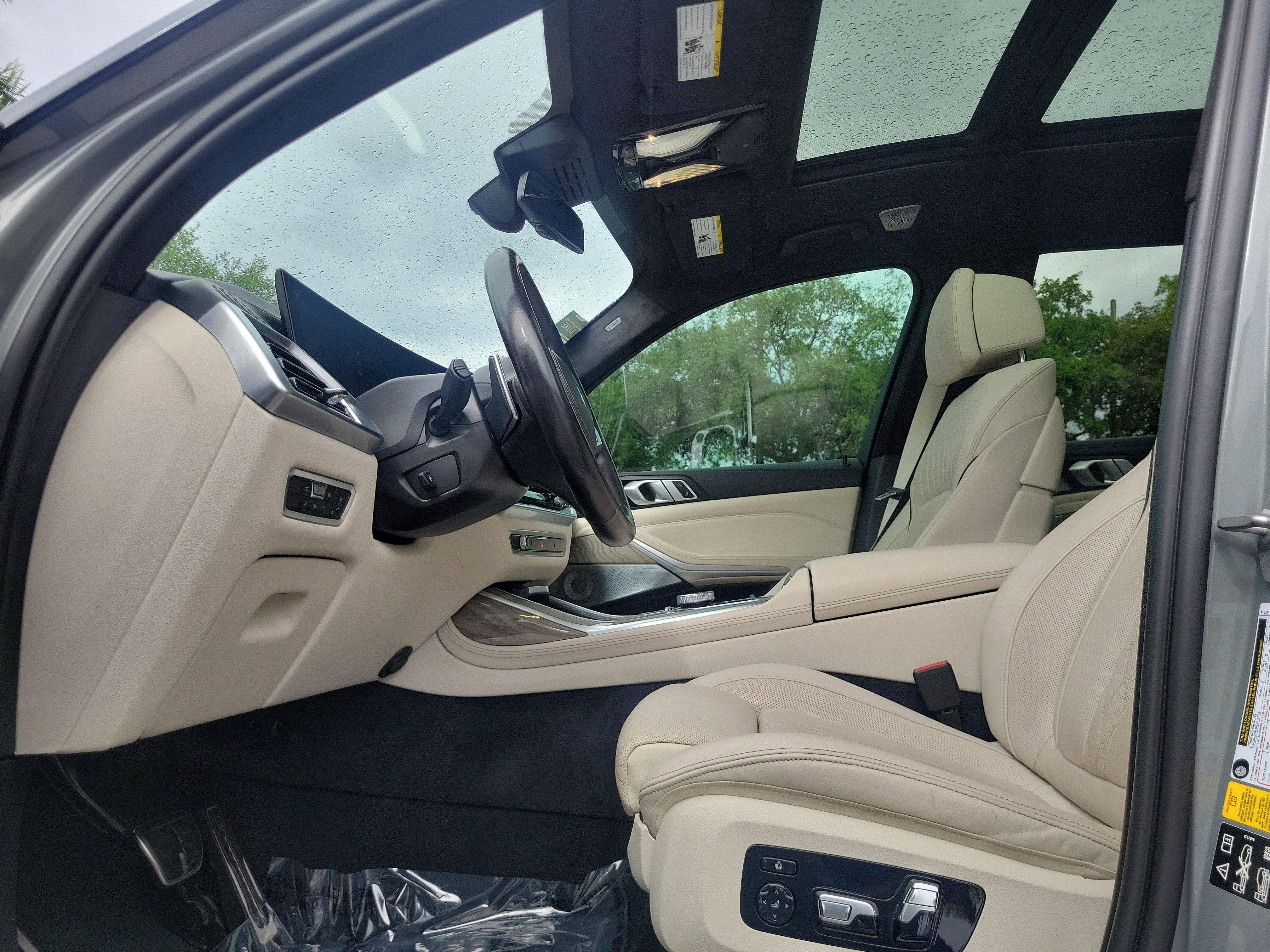 Certified 2023 BMW X7 M60i w/ Executive Package image 22