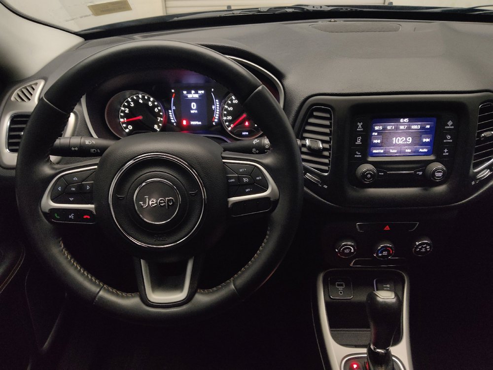 Used 2017 Jeep Compass Latitude FWD image 22