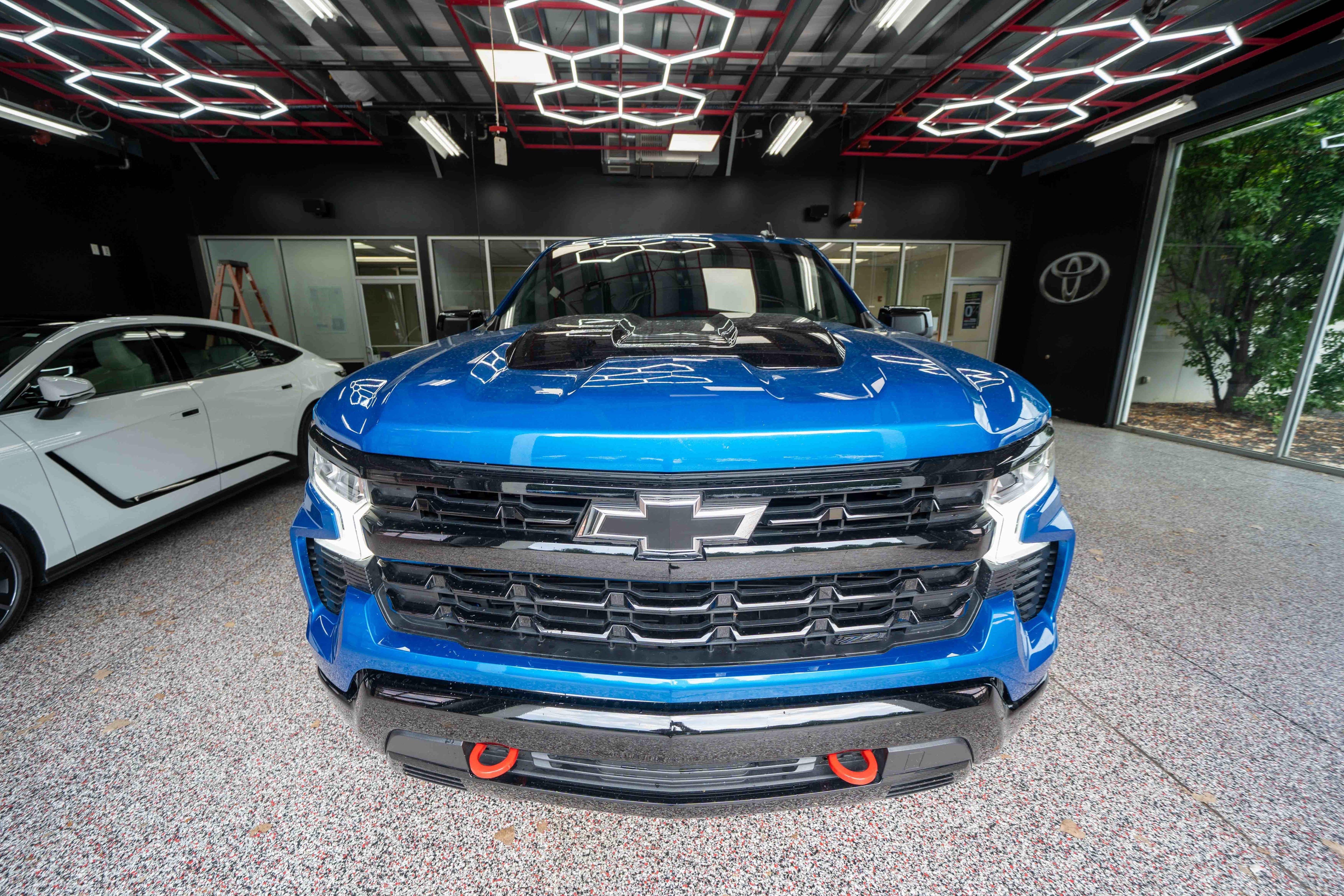 Used 2023 Chevrolet Silverado 1500 LT Trail Boss w/ Protection Package AWD/4WD image 6