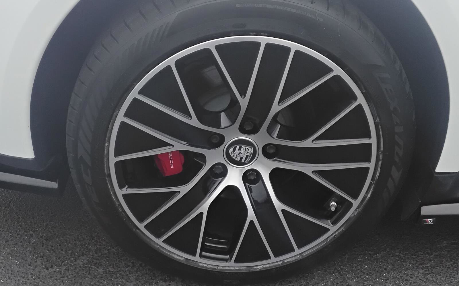 Used 2020 Porsche Taycan 4S image 12