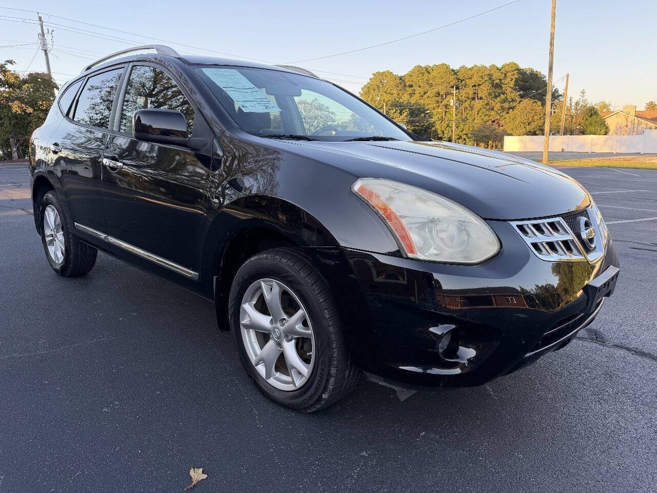 Used 2013 Nissan Rogue SV FWD image 4