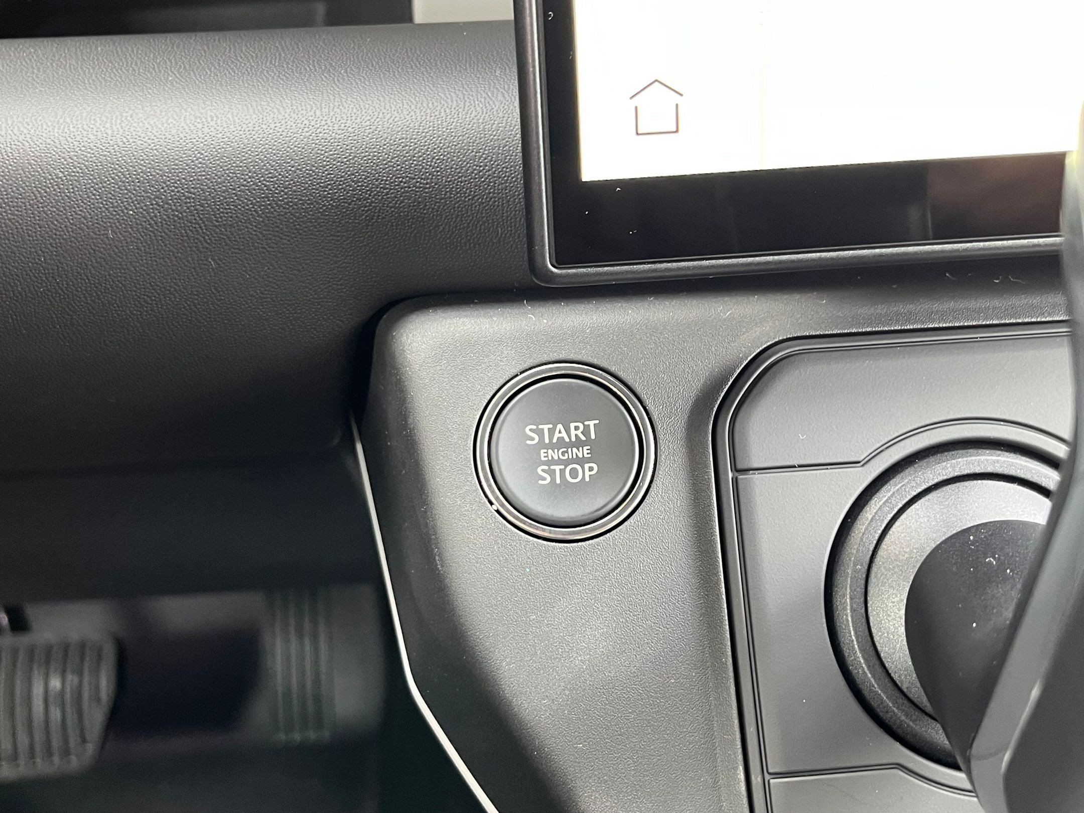 Used 2026 Land Rover Defender 110 X-Dynamic SE AWD/4WD image 26