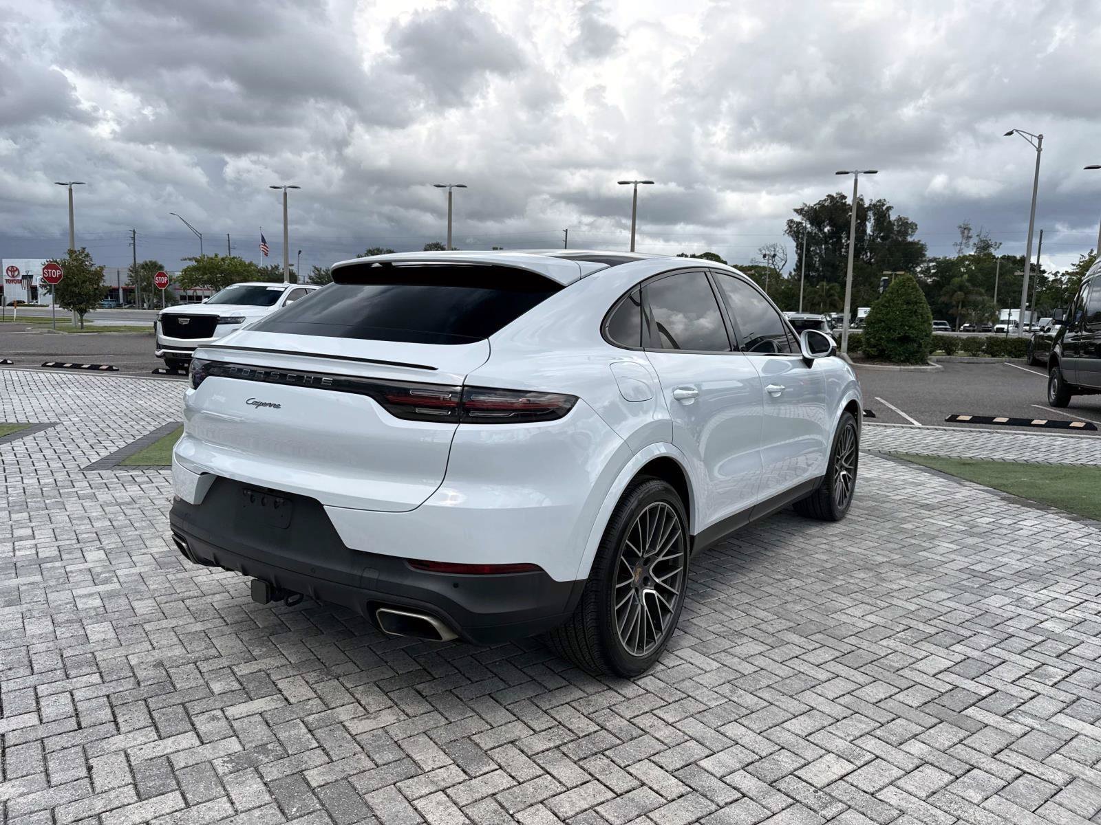 Used 2021 Porsche Cayenne Coupe w/ Premium Package AWD/4WD image 5