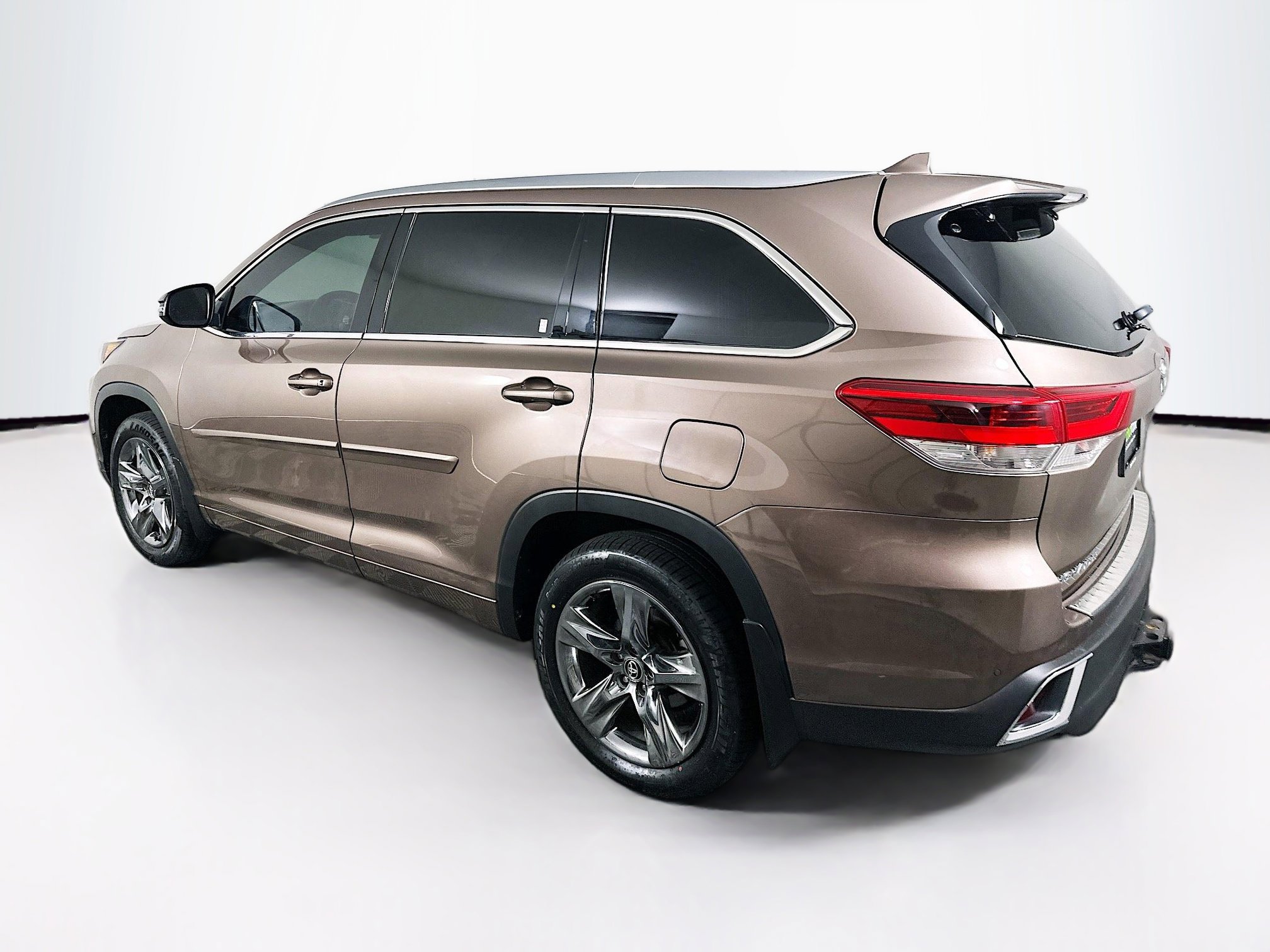 Used 2018 Toyota Highlander Limited Platinum image 5