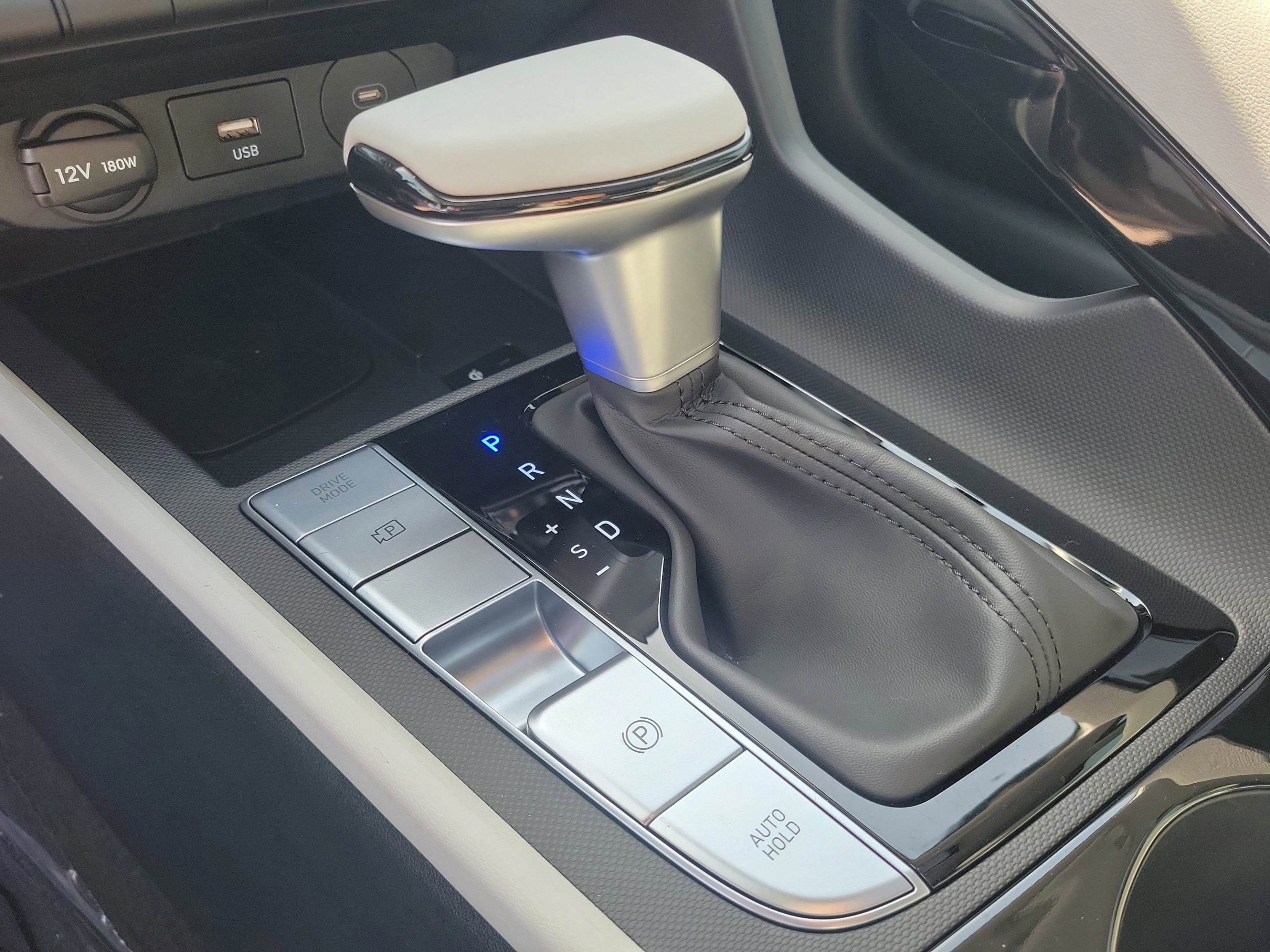 New 2026 Hyundai Elantra Limited FWD image 8