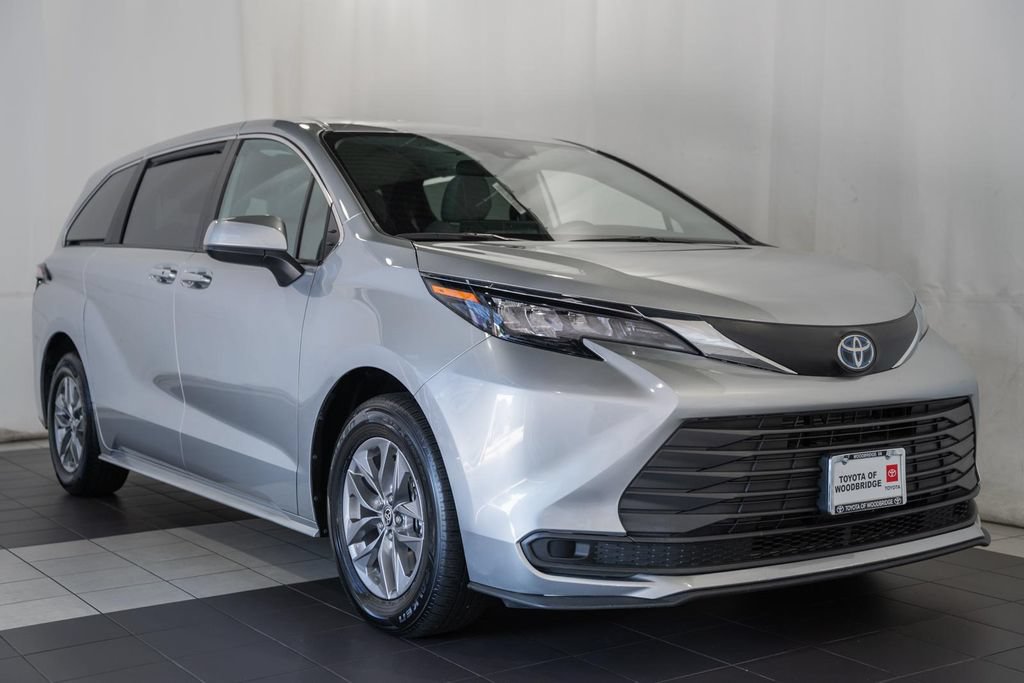Used 2025 Toyota Sienna LE
