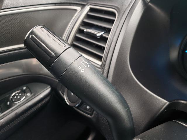 Used 2019 Ford Explorer XLT image 32