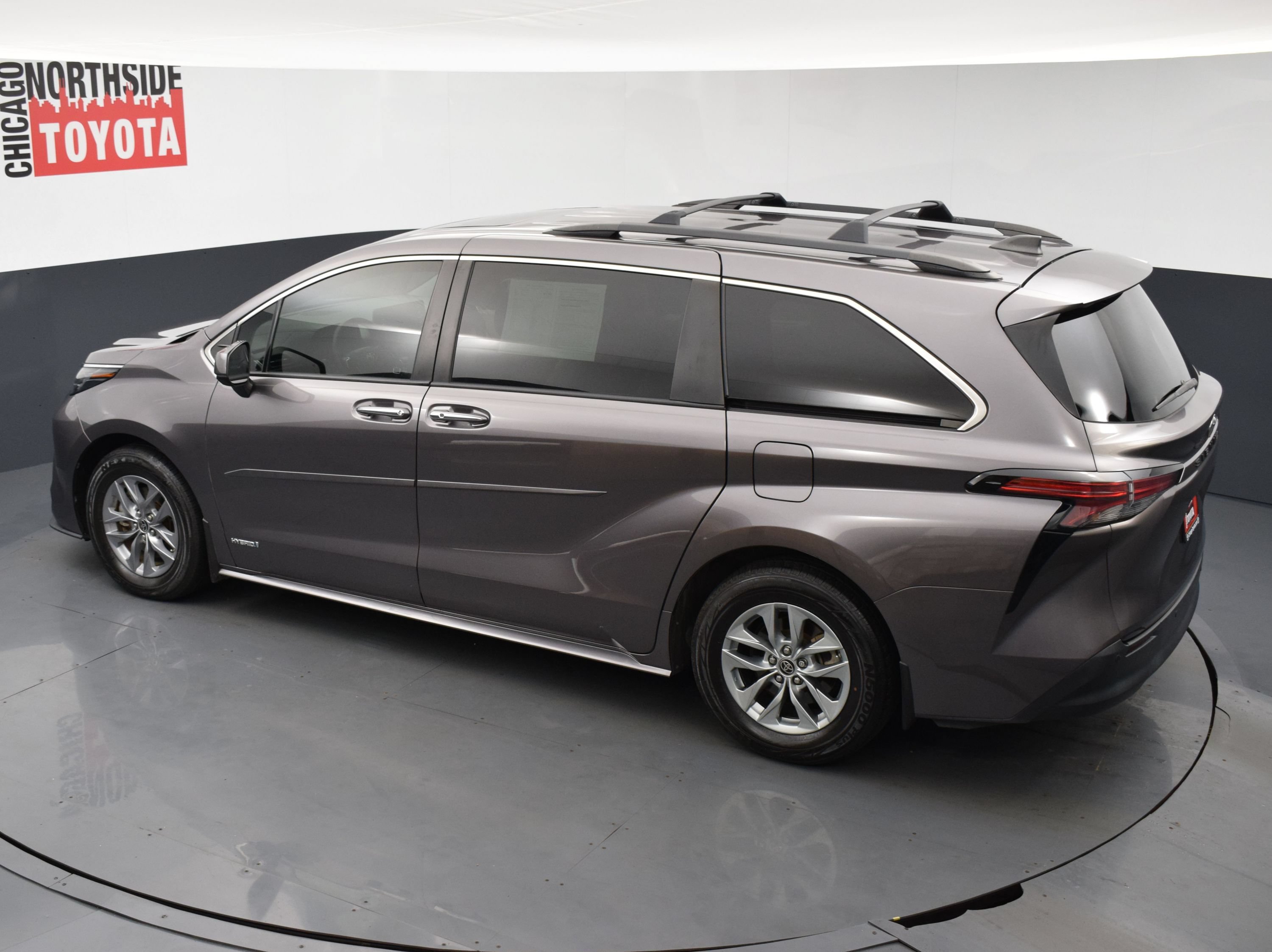 Used 2021 Toyota Sienna XLE FWD image 23