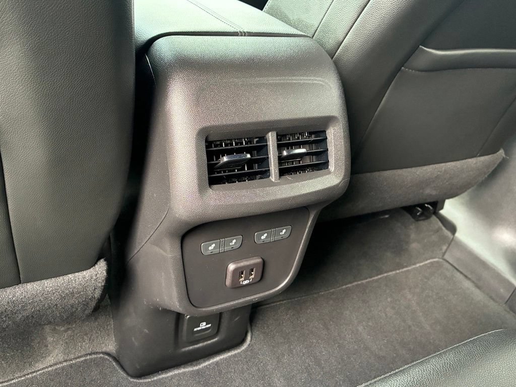 Used 2023 Chevrolet Equinox Premier AWD/4WD image 66