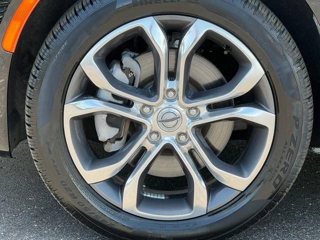 Used 2025 Chrysler Pacifica Pinnacle w/ Trailer Tow Group AWD/4WD image 11