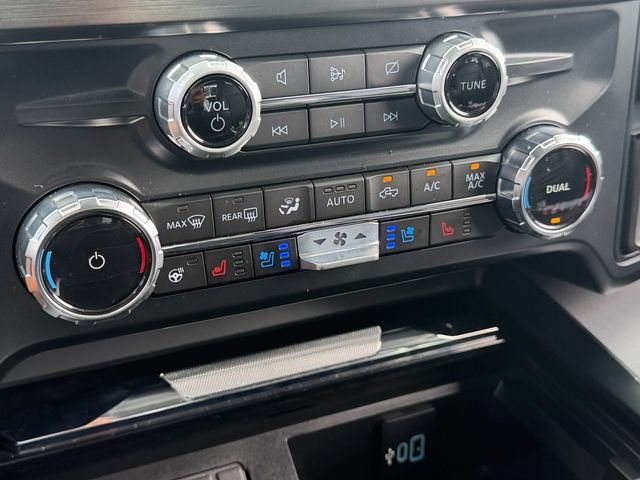 Used 2024 Ford F250 Lariat w/ Lariat Ultimate Package AWD/4WD image 24
