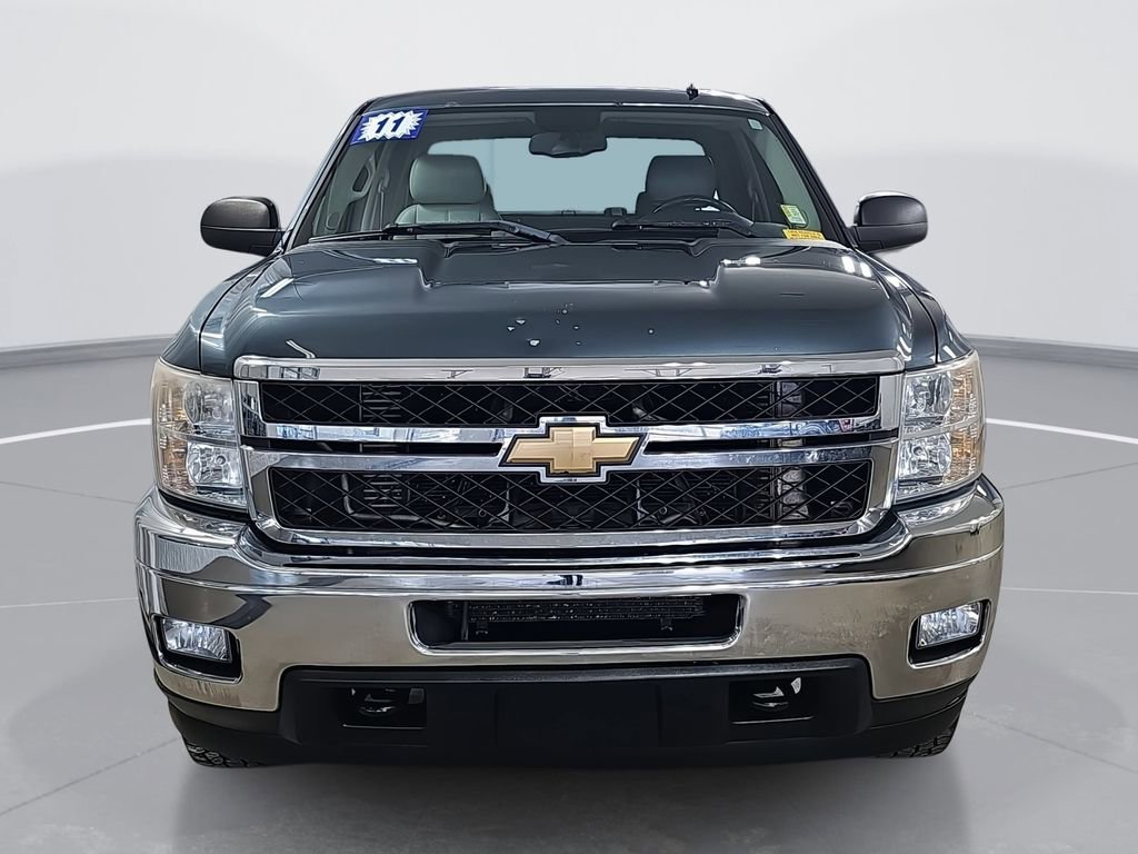 Used 2011 Chevrolet Silverado 2500 LT w/ Interior Plus Package image 3