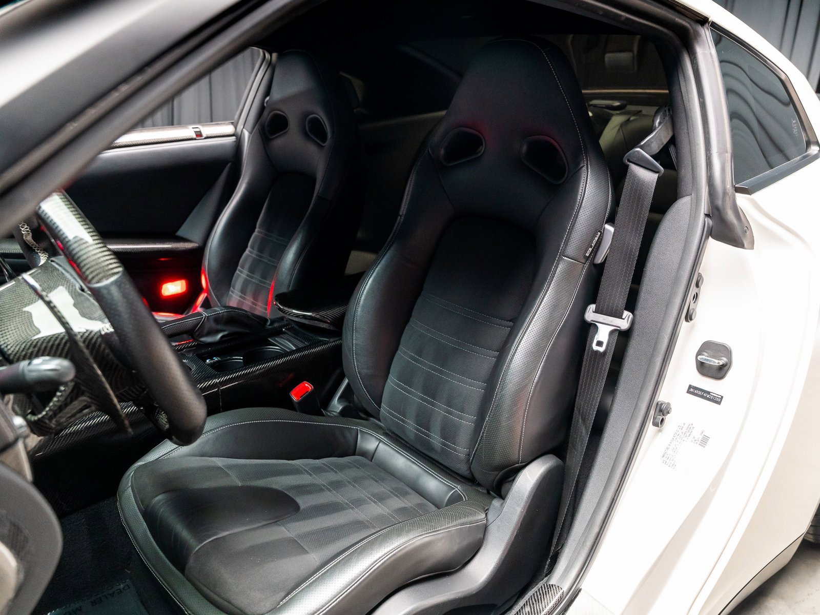 Used 2015 Nissan GT-R Premium image 42