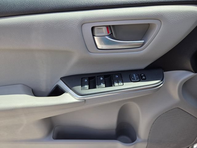 Used 2016 Toyota Camry LE FWD image 19
