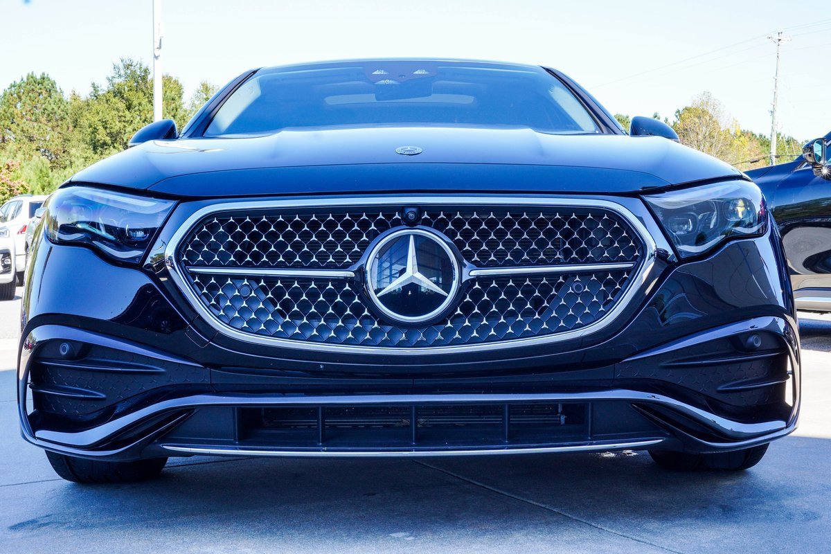 Used 2024 Mercedes-Benz E 350 4MATIC Sedan image 6