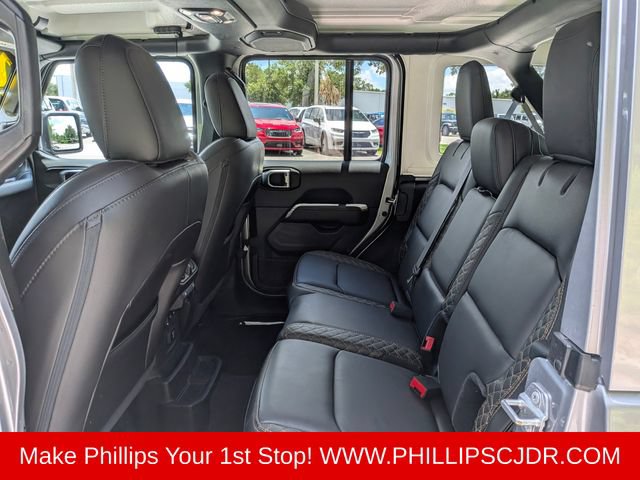 Used 2021 Jeep Wrangler Unlimited Sahara AWD/4WD image 13