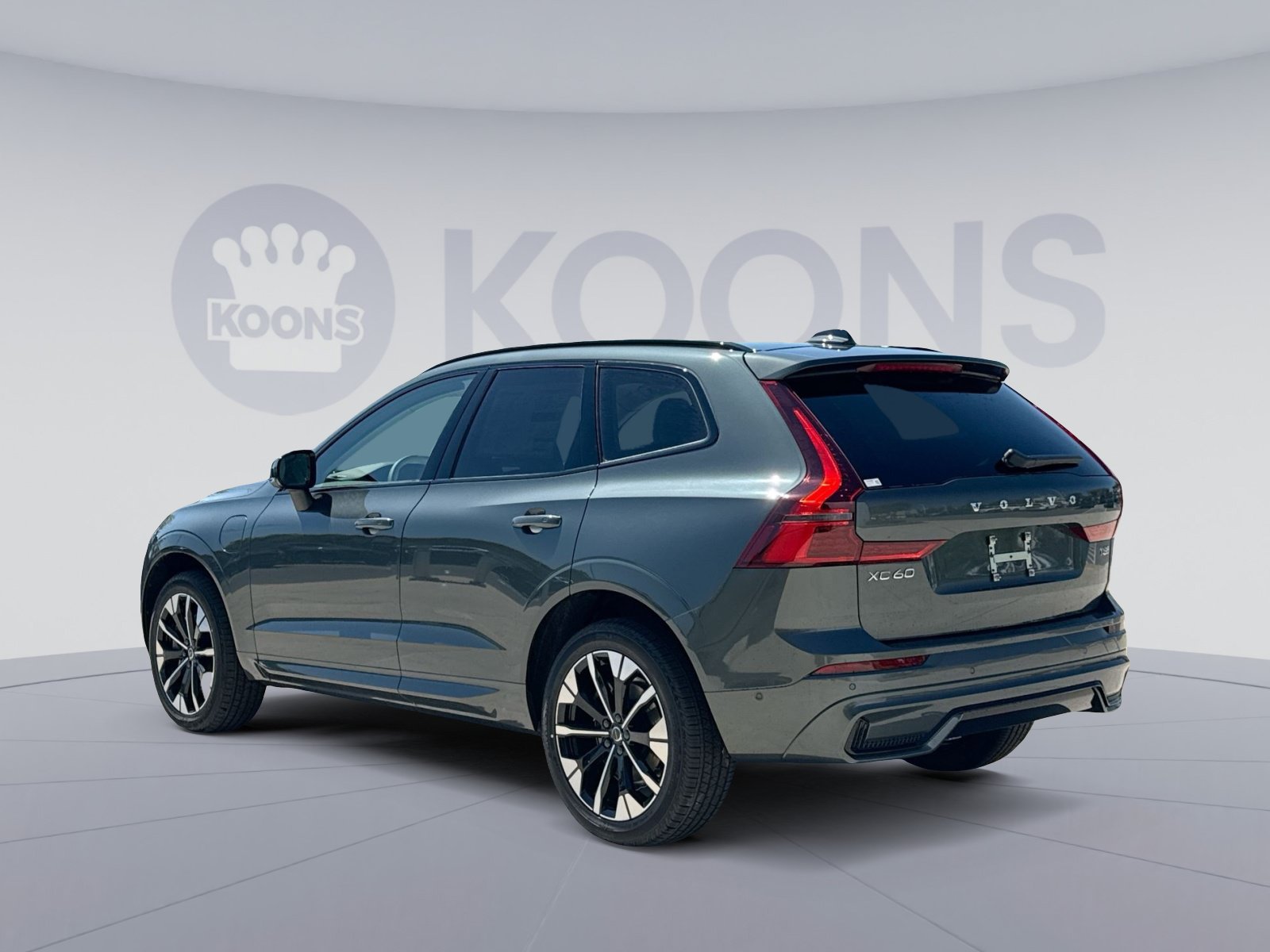 New 2026 Volvo XC60 T8 Ultra w/ Climate Package AWD/4WD image 4