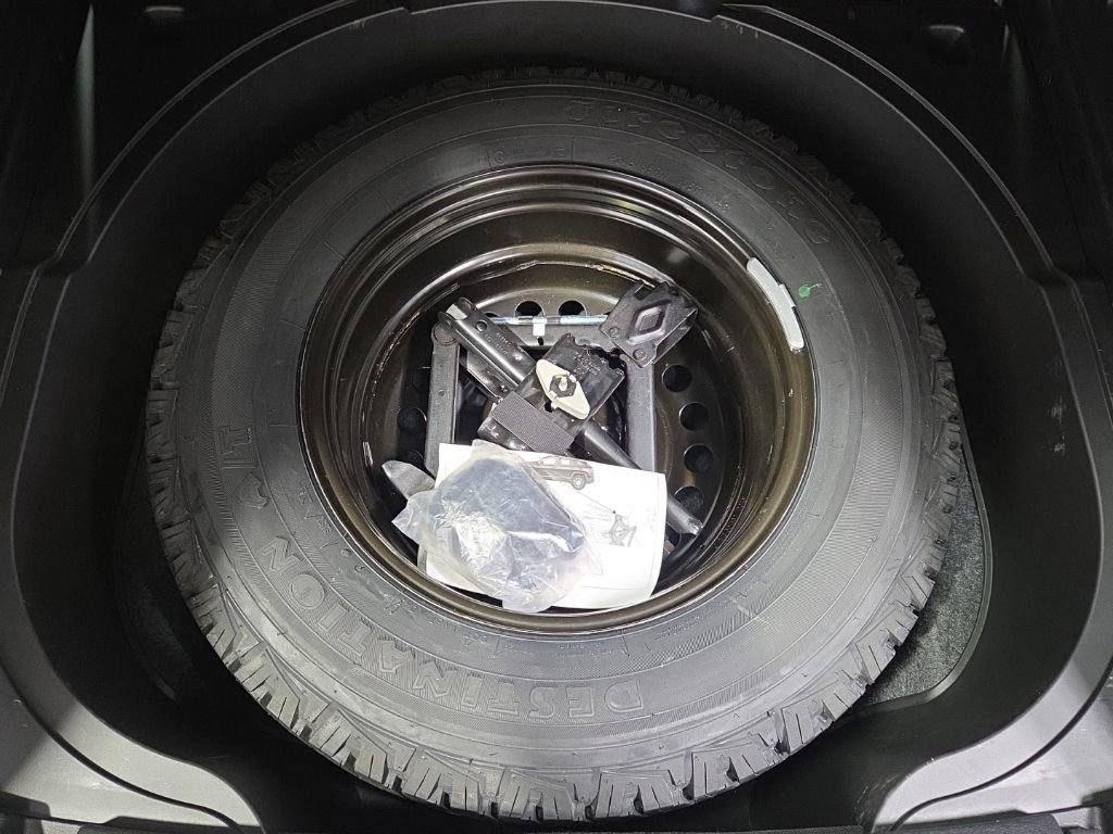 Used 2015 Jeep Cherokee Trailhawk w/ Leather Interior Group image 38