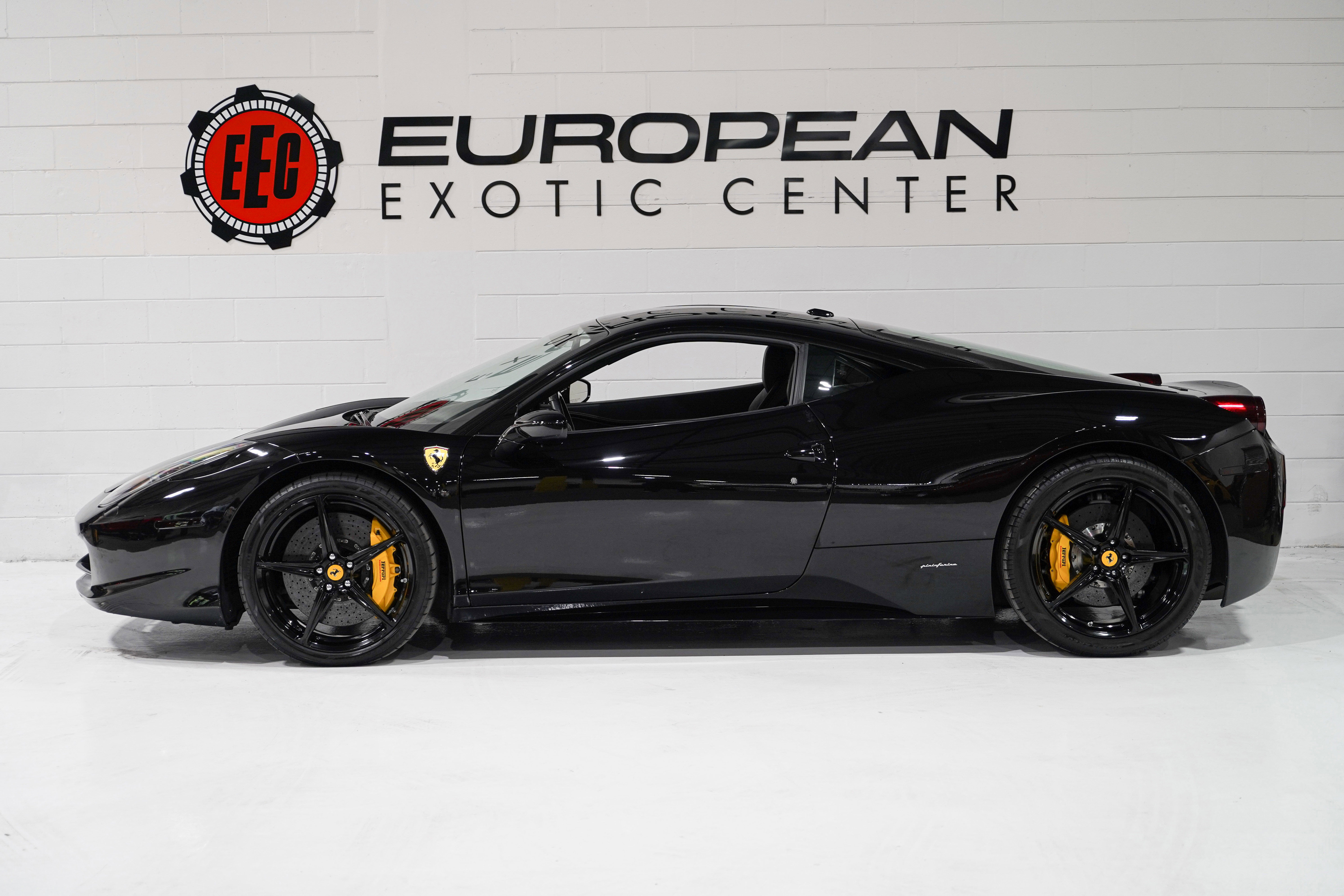 Used 2011 Ferrari 458 Italia Coupe RWD image 7