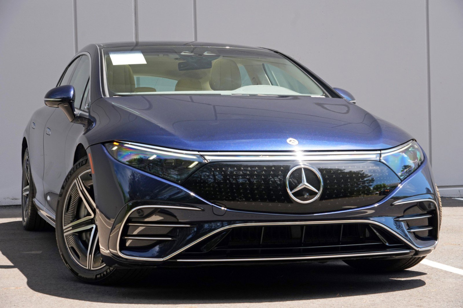 Used 2023 Mercedes-Benz EQS 580 4MATIC Sedan image 4