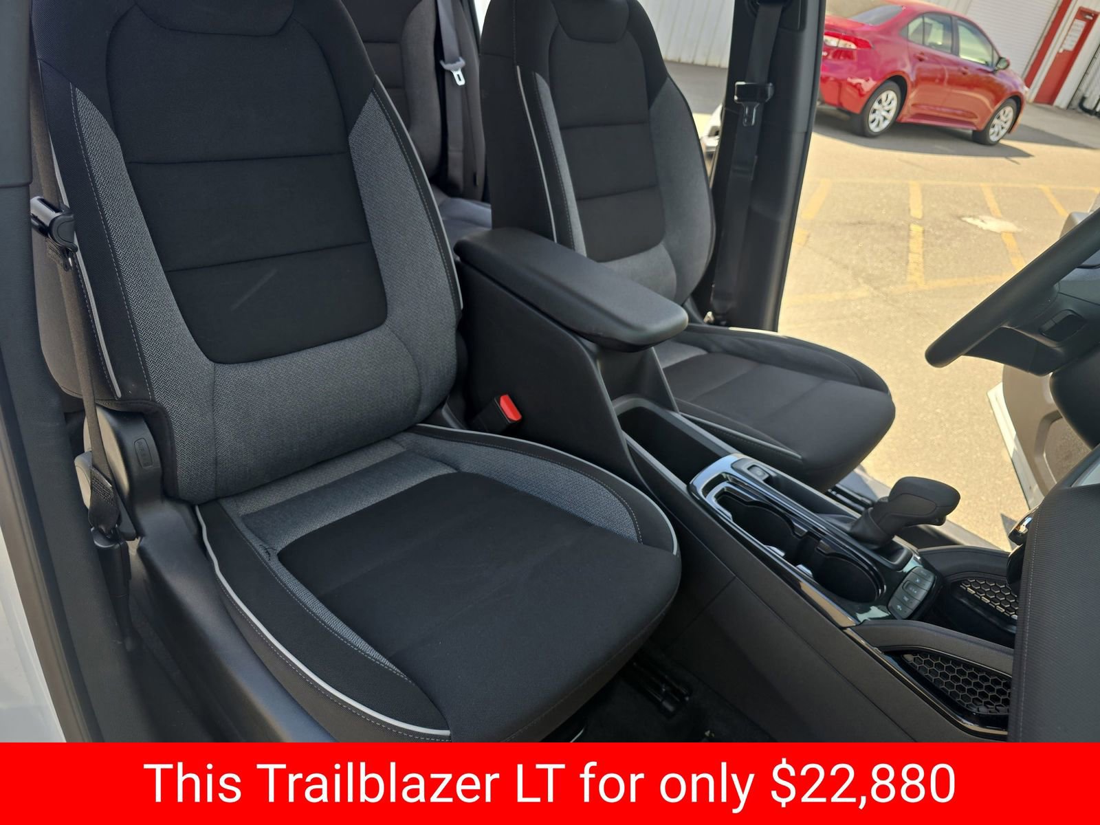 Used 2025 Chevrolet TrailBlazer LT FWD image 16