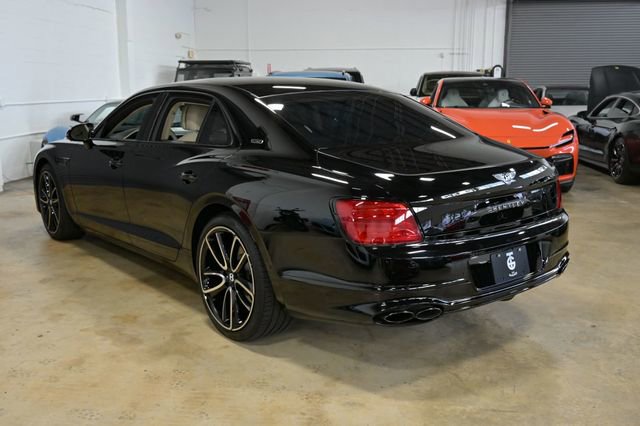 Used 2024 Bentley Flying Spur V8 image 9