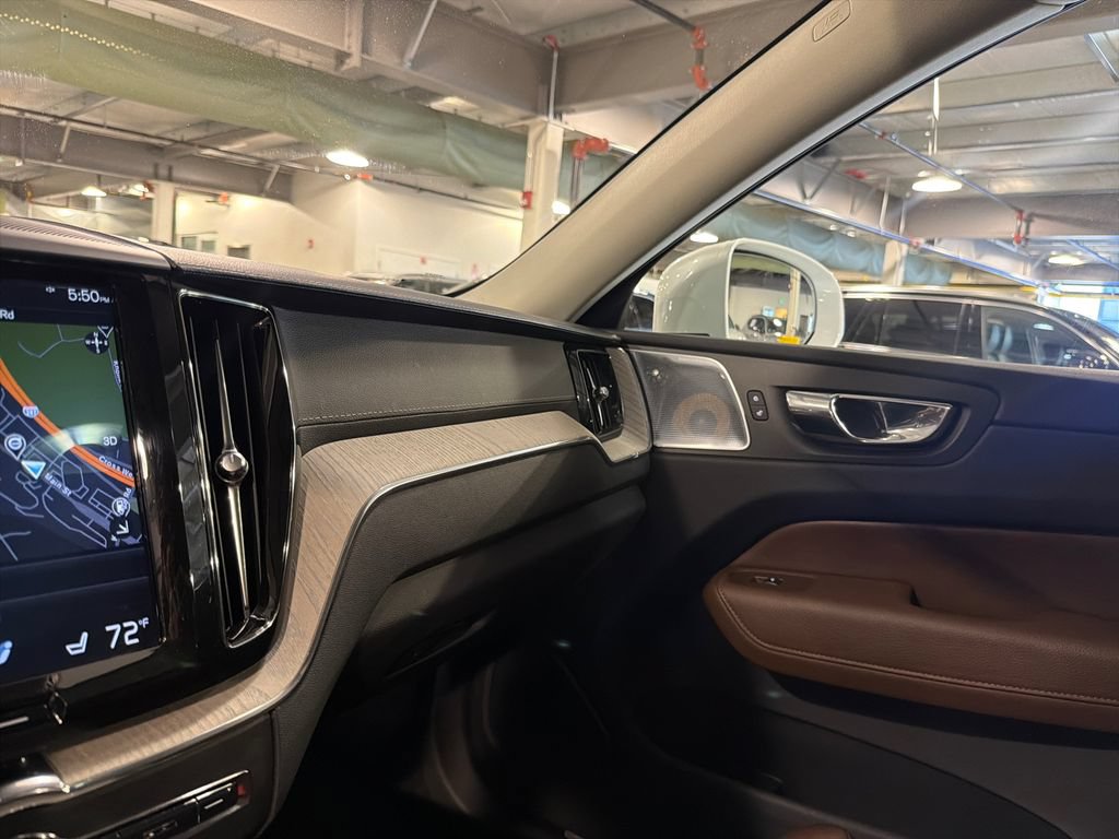 Used 2018 Volvo XC60 T8 Inscription w/ Advanced Package AWD/4WD image 19