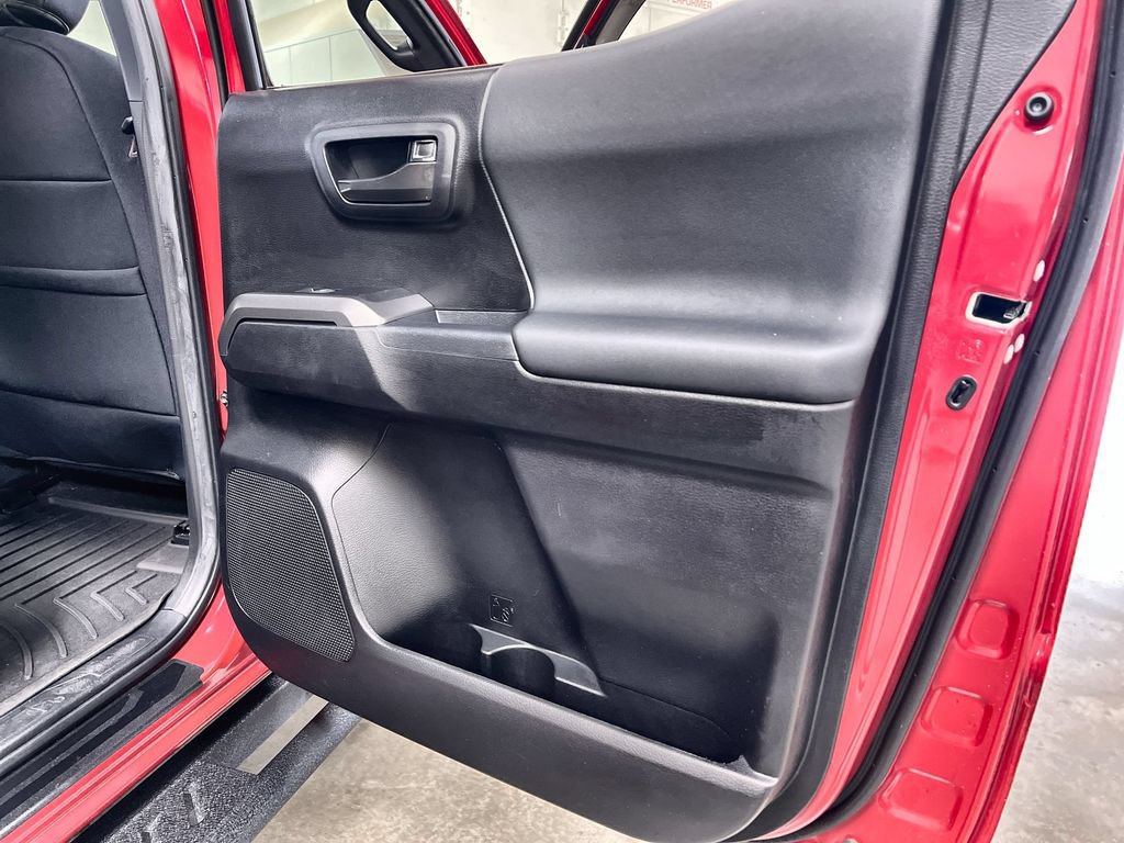 Used 2023 Toyota Tacoma TRD Off-Road w/ Advanced Technology Package AWD/4WD image 35