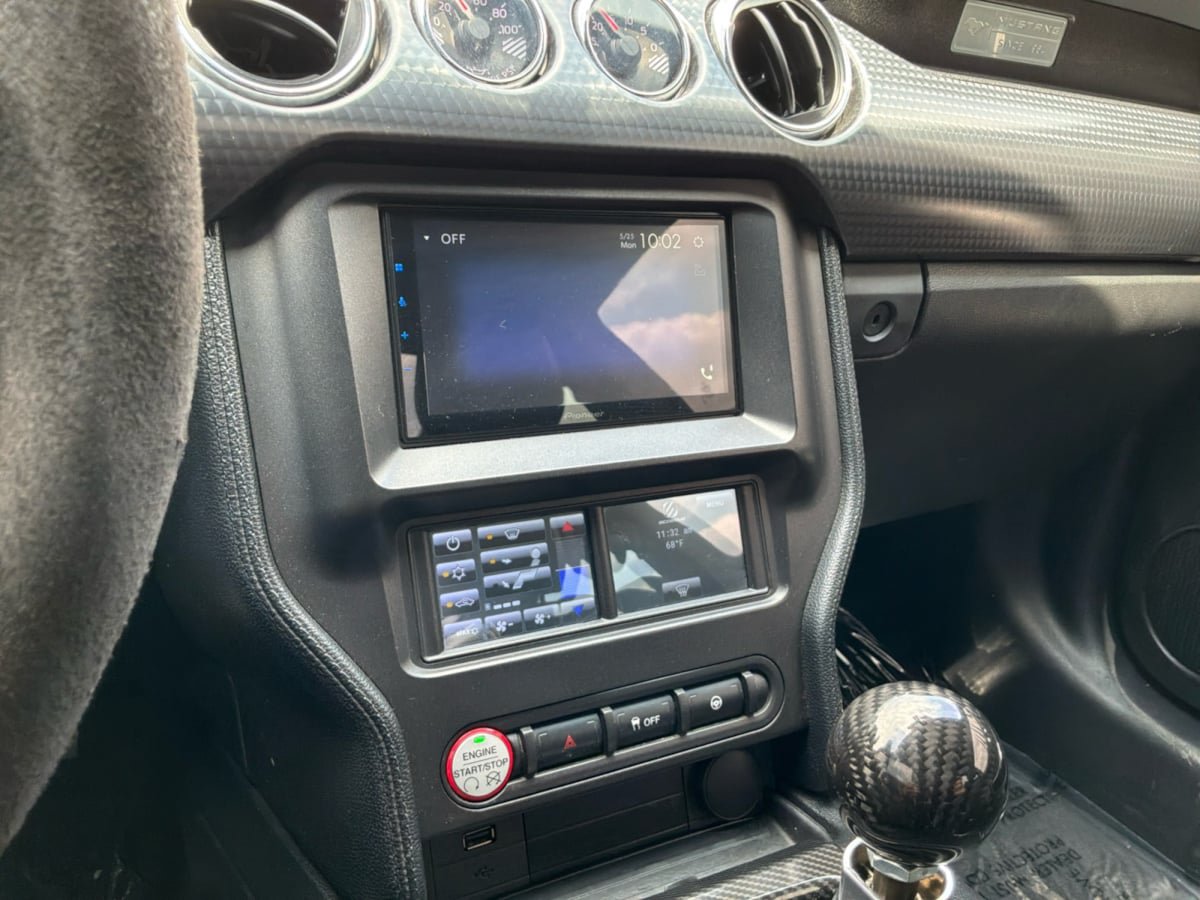 Used 2017 Ford Mustang GT RWD image 15