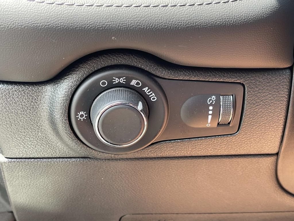Used 2024 Dodge Durango SXT AWD/4WD image 39