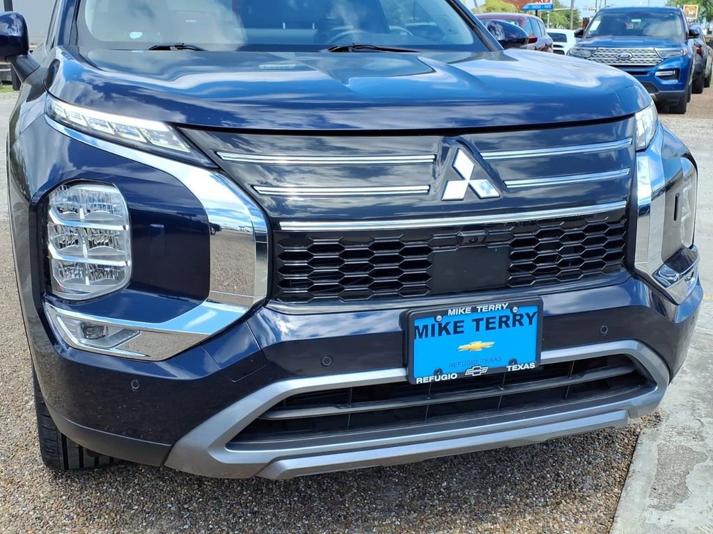 Used 2025 Mitsubishi Outlander SE image 9
