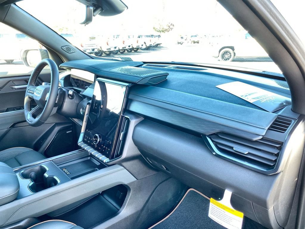 New 2026 GMC Acadia AT4 w/ Luxury Package image 44