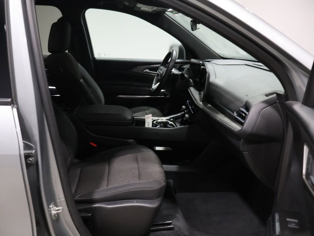 Used 2024 Chevrolet Traverse LT image 24