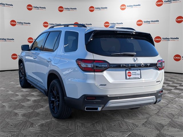 New 2025 Honda Pilot Touring image 7