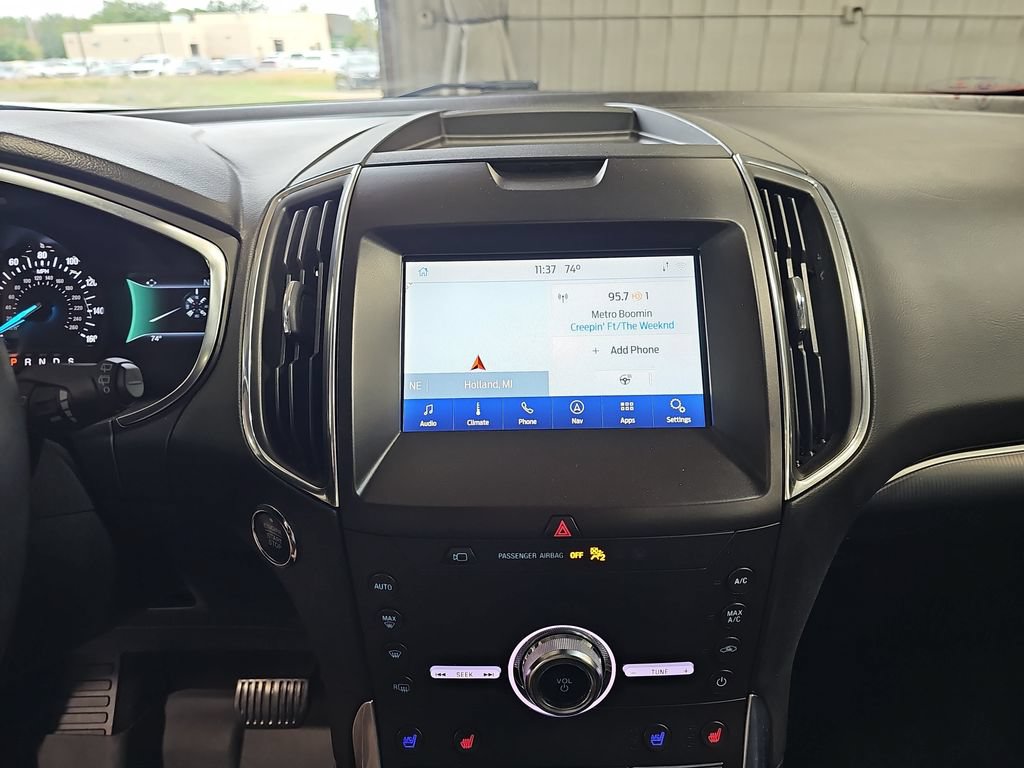 Used 2020 Ford Edge Titanium w/ Equipment Group 301A AWD/4WD image 20