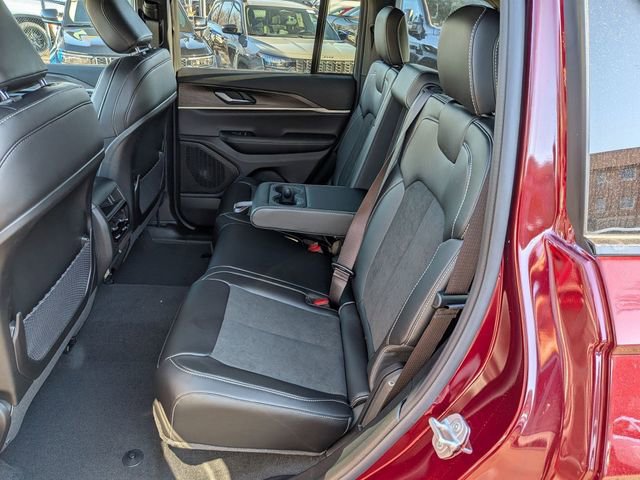 New 2026 Jeep Grand Cherokee Altitude image 13