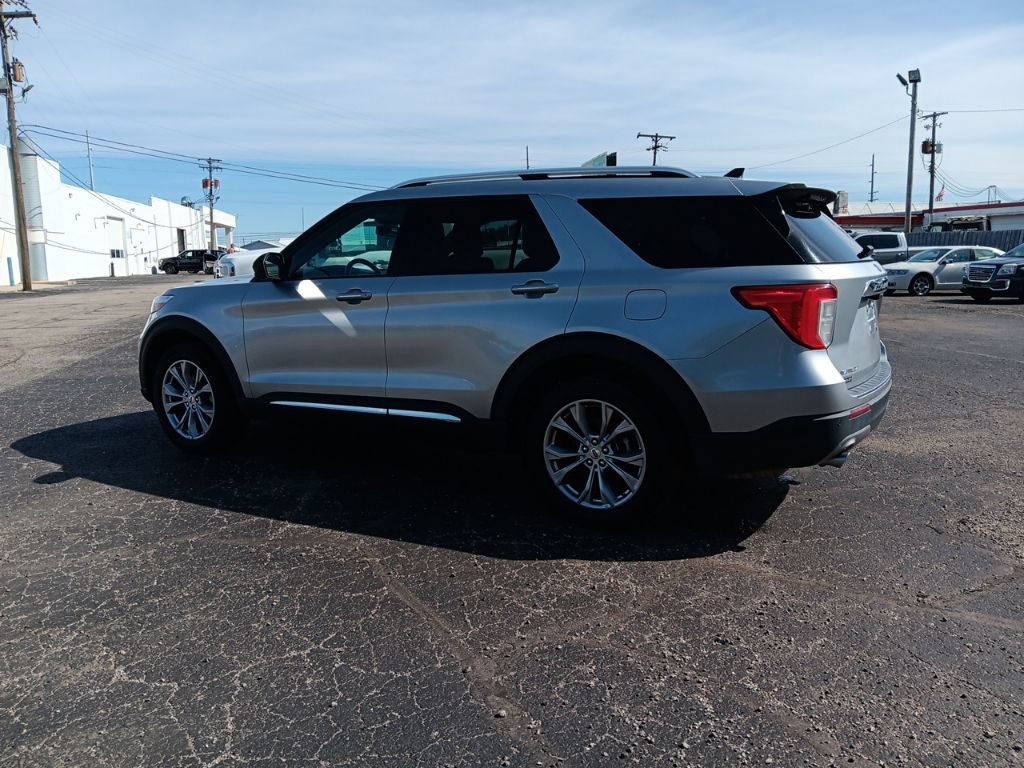 Used 2023 Ford Explorer Limited AWD/4WD image 9