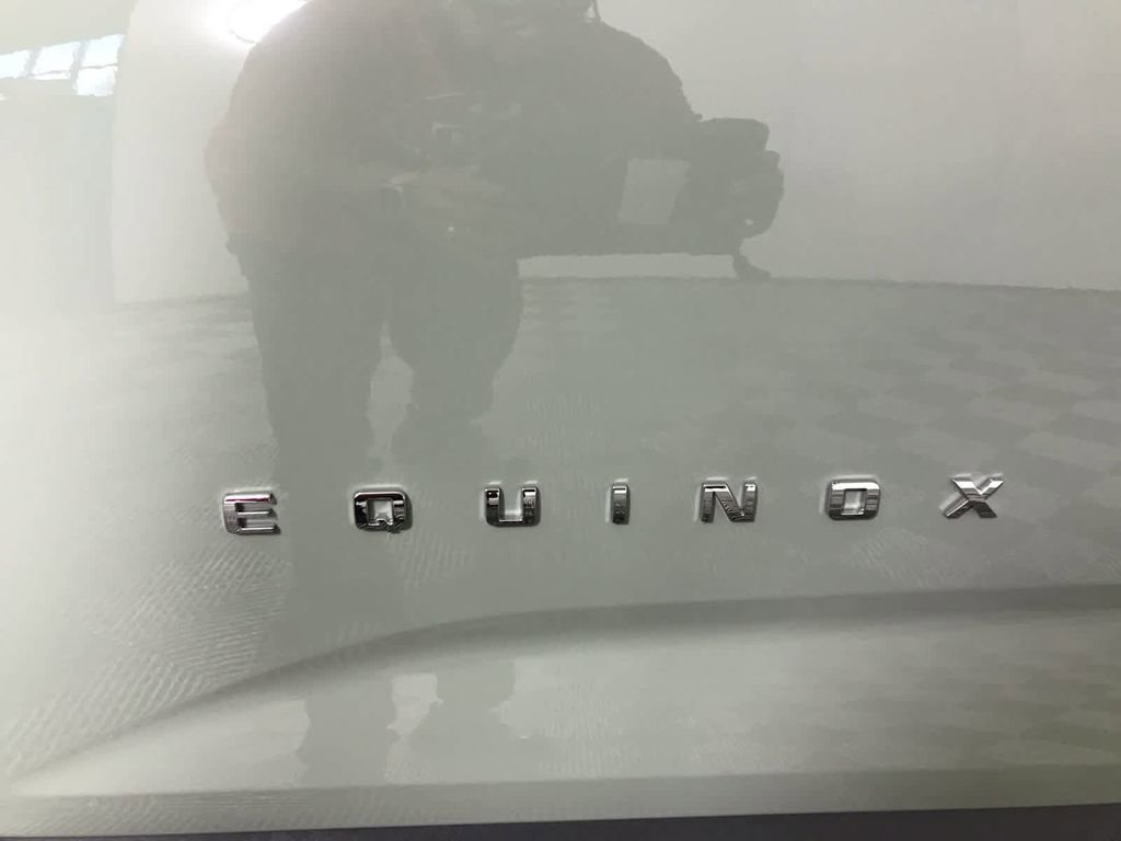 New 2026 Chevrolet Equinox LT w/ Convenience Package II image 7