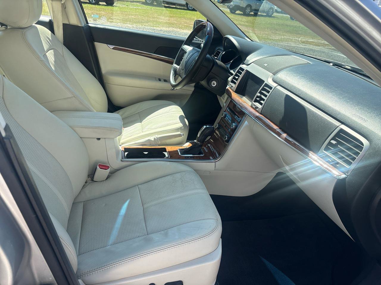 Used 2012 Lincoln MKZ FWD image 19