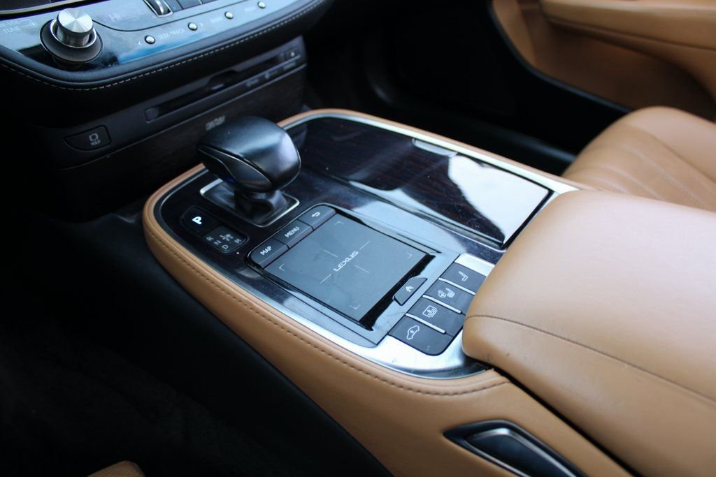 Used 2021 Lexus LS 500h image 19