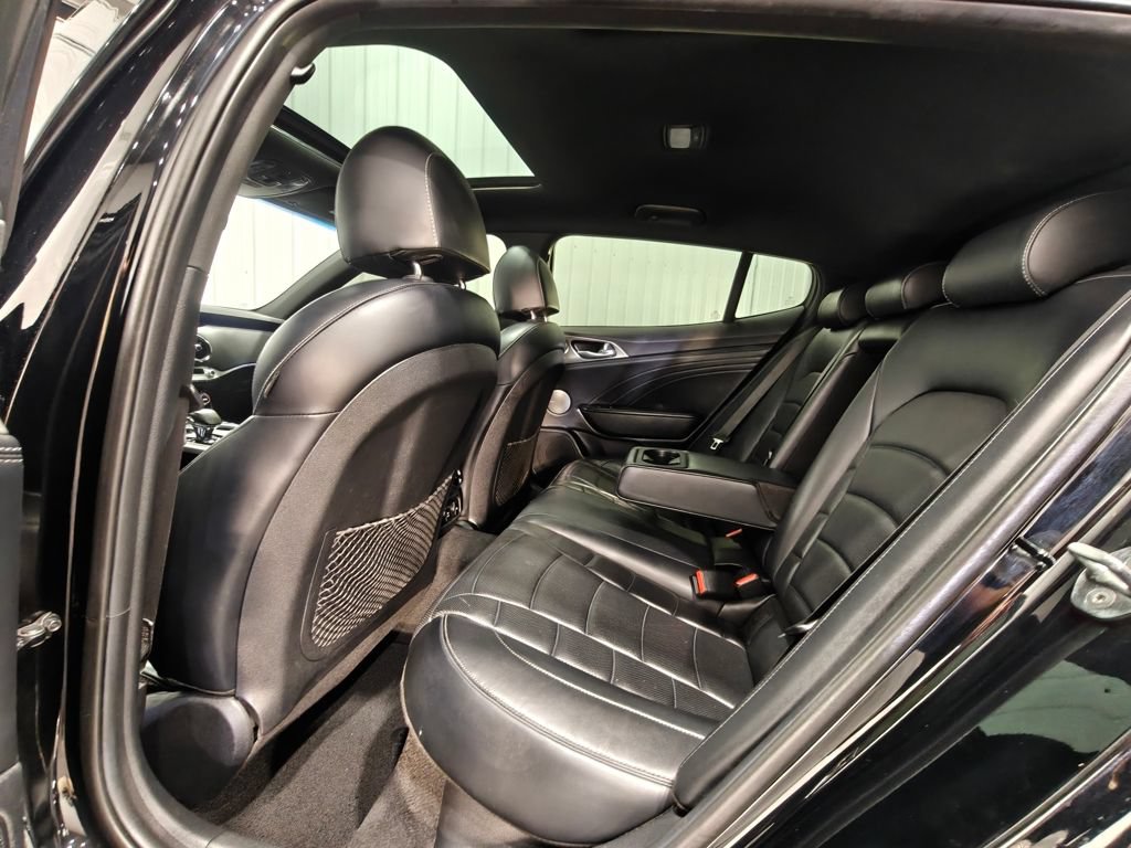 Used 2022 Kia Stinger GT2 RWD image 32